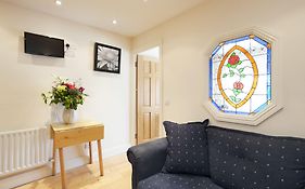 Leeson Bridge Guesthouse